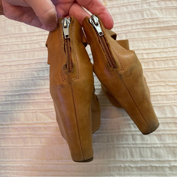 Dolce Vita Camel Wedges Size 6 - Picture 4 of 8